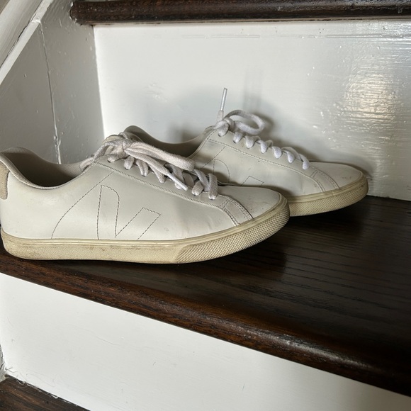 Veja Shoes - Veja Women's Cream Sneakers